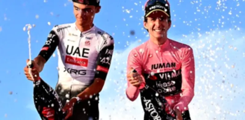 Isaac del Toro iguala récord de Raúl Alcalá y se acerca a ser el ciclista mexicano más ganador