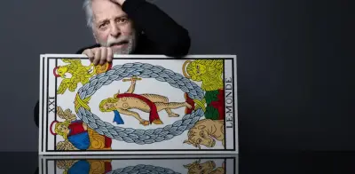 A los 97 años, Alejandro Jodorowsky presenta 'Art Sin Fin', libro que resume su universo creativo