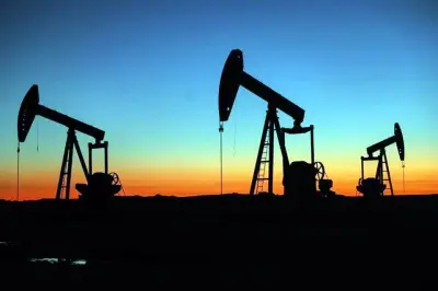 Alerta por posible alza en precio del crudo tras cierre del estrecho de Ormuz