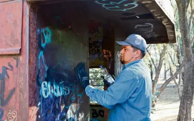 AMBU inicia conservación de locomotora histórica en Parque de la Liberación El Deán