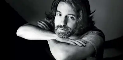 Andrés Neuman explora el duelo y los cuidados en su poemario 'Isla con madre'