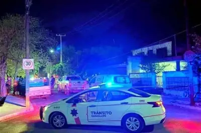 Arrollan a mujer y a sus tres hijos en accidente vial; quedan graves