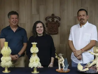 Artesano y familia Orozco preservan cerería tradicional de Jesús María, Jalisco