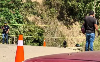 Ataque armado en Pluma Hidalgo, Oaxaca: muere policía y hieren a director