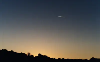 Bólido ilumina el cielo de Guadalajara: espectáculo celeste captado por Protección Civil