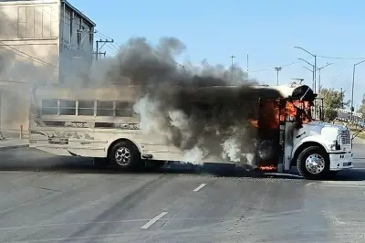 Bloqueos y vehículos incendiados paralizan la ciudad de Reynosa, Tamaulipas