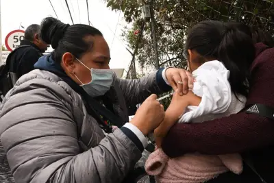 CDMX amplía horarios de vacunación contra el sarampión con módulos nocturnos y 21 sedes extendidas