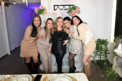 Celebración entre amigas: una tradición que fortalece lazos y cultura en México