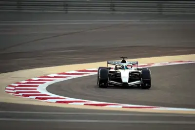 Checo Pérez logra el decimocuarto mejor tiempo en pruebas de Fórmula 1