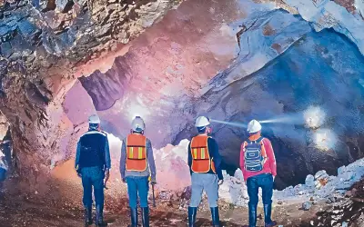 Cinco mineros siguen desaparecidos en Concordia; Vizsla Silver ofrece apoyo a familias