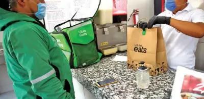 Ciudad de México propone impuesto del 2% a plataformas digitales como Amazon y Rappi