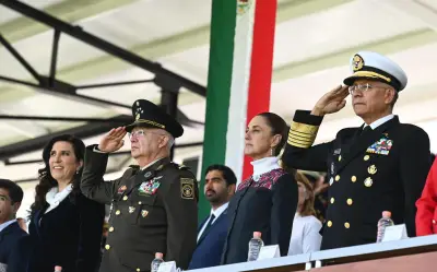 Claudia Sheinbaum exalta la Bandera como símbolo de dignidad y grandeza en ceremonia oficial