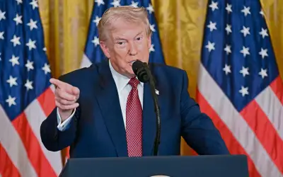 Cámara de Representantes de EU revoca aranceles de Trump a Canadá con apoyo republicano