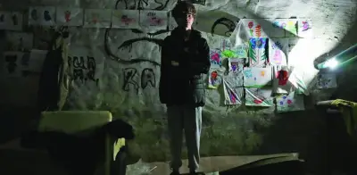 Cuatro años de guerra: la infancia ucraniana crece en sótanos y búnkeres-escuela