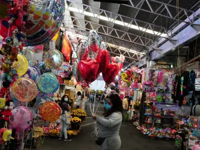 Día del Amor y la Amistad impulsa derrama de 36.2 mil millones de pesos en comercio