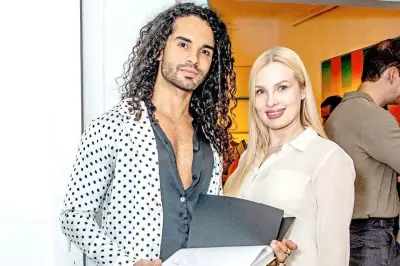 Damián Suárez Pre-lanza su Primera Obra Literaria Bilingüe en México