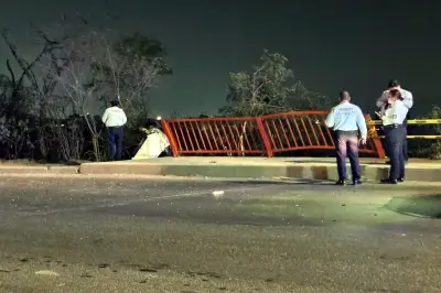 Fallece al ser expulsado de su vehículo en un accidente vial en Monterrey