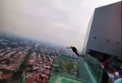 Fiscalía de Jalisco investiga salto en parapente desde Hotel RIU por posibles delitos y omisiones