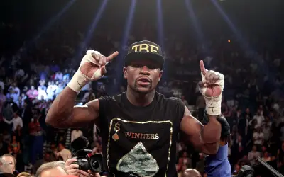 Floyd Mayweather anuncia su regreso profesional al boxeo tras exhibición con Tyson