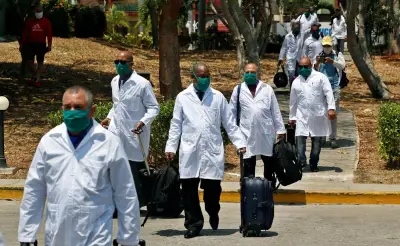 Guatemala pone fin a convenio médico con Cuba tras 27 años de cooperación