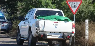 Hallan cinco cuerpos en camioneta; coinciden con secuestrados en Sinaloa