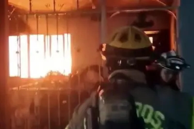 Hallan cuerpo calcinado de mujer en incendio de vivienda en Nuevo León