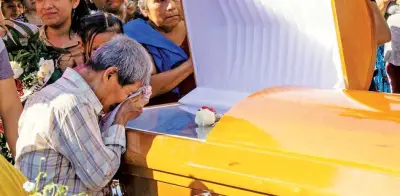 Honores póstumos a 7 oficiales caídos en operativo contra El Mencho en México