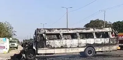 Incendian autobuses y vehículos en Oaxaca; Fiscalía investiga vínculos con extorsión