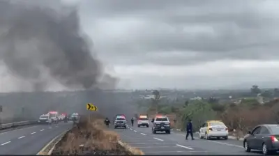 Incendian vehículos en Hidalgo como represalia tras abatimiento de 'El Mencho' del CJNG