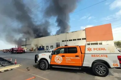 Incendio y explosión en planta industrial obligan a evacuar a más de mil empleados