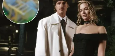 Jacob Elordi rompe silla con sus manos en intensa escena con Margot Robbie en Cumbres Borrascosas