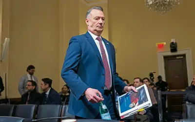 Jefes de ICE y CBP Defienden Operativos Migratorios ante Escrutinio del Congreso de EU