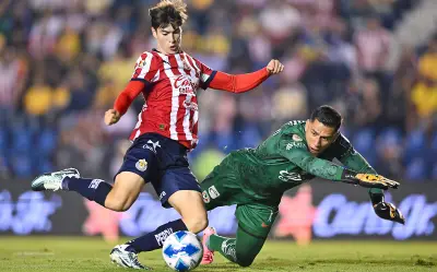 La 'Hormiga' González y su padre: un legado familiar en el Clásico Nacional