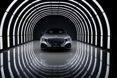 Mercedes-Benz Clase S: La Brillante Estrella que Define el Lujo y la Innovación Automotriz