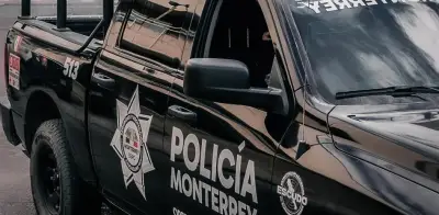 Motociclista atropella a adulto mayor en Monterrey y huye del lugar; testigos captan placas