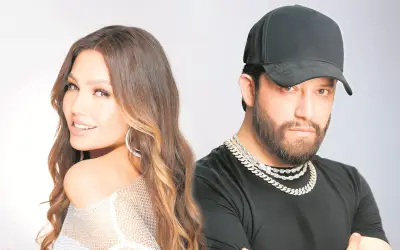 Máximo Grado y Thalía unen talentos en 'Miro tu cara en la luna'