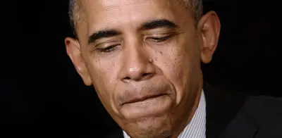 Obama critica falta de decoro político tras video racista de Trump que lo representa como mono