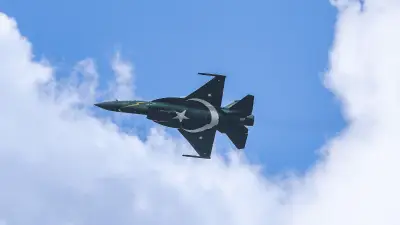 Pakistán lanza ataques aéreos contra siete objetivos terroristas en frontera con Afganistán