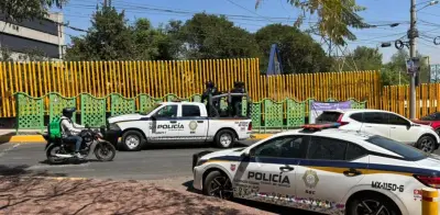 Policías resguardan CCH Sur tras amenaza en redes; padres acuden al plantel
