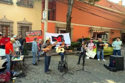 Radio Educación en crisis: trabajadores protestan por recortes y despidos