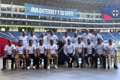 Rayados rinde homenaje a los campeones del 86 en emotiva ceremonia