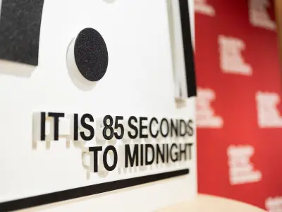 Reloj del Apocalipsis marca 85 segundos para la medianoche: la humanidad al borde