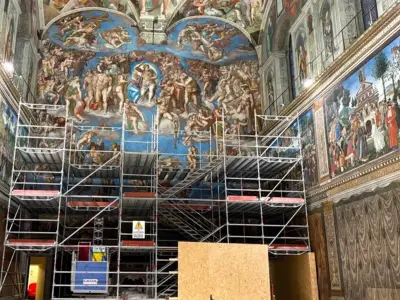 Restauradores del Vaticano limpian el 'Juicio Final' de Miguel Ángel en la Capilla Sixtina
