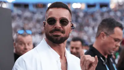 Ricky Martin se sorprende con promoción de bebida gratis en Miami tras carnaval de Río