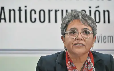 Secretaría Anticorrupción multa e inhabilita a cuatro proveedores por fraude al IMSS
