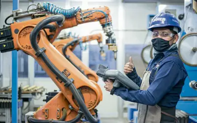 Senado avala reducción gradual de jornada laboral a 40 horas semanales hacia 2030