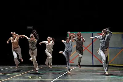 Sunny Savoy reinterpreta las interacciones humanas con su nueva obra artística