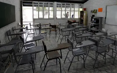 Suspensión de clases en 3 estados por inseguridad, no por Día de la Bandera