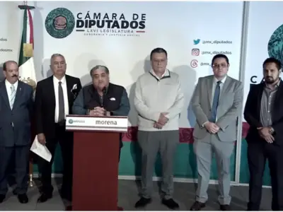 Taxistas del AICM piden a Guardia Nacional expulsar a Uber por competencia desleal