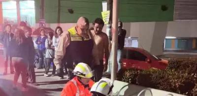 Tragafuego rocía con gasolina y prende fuego a indigente en Tamaulipas